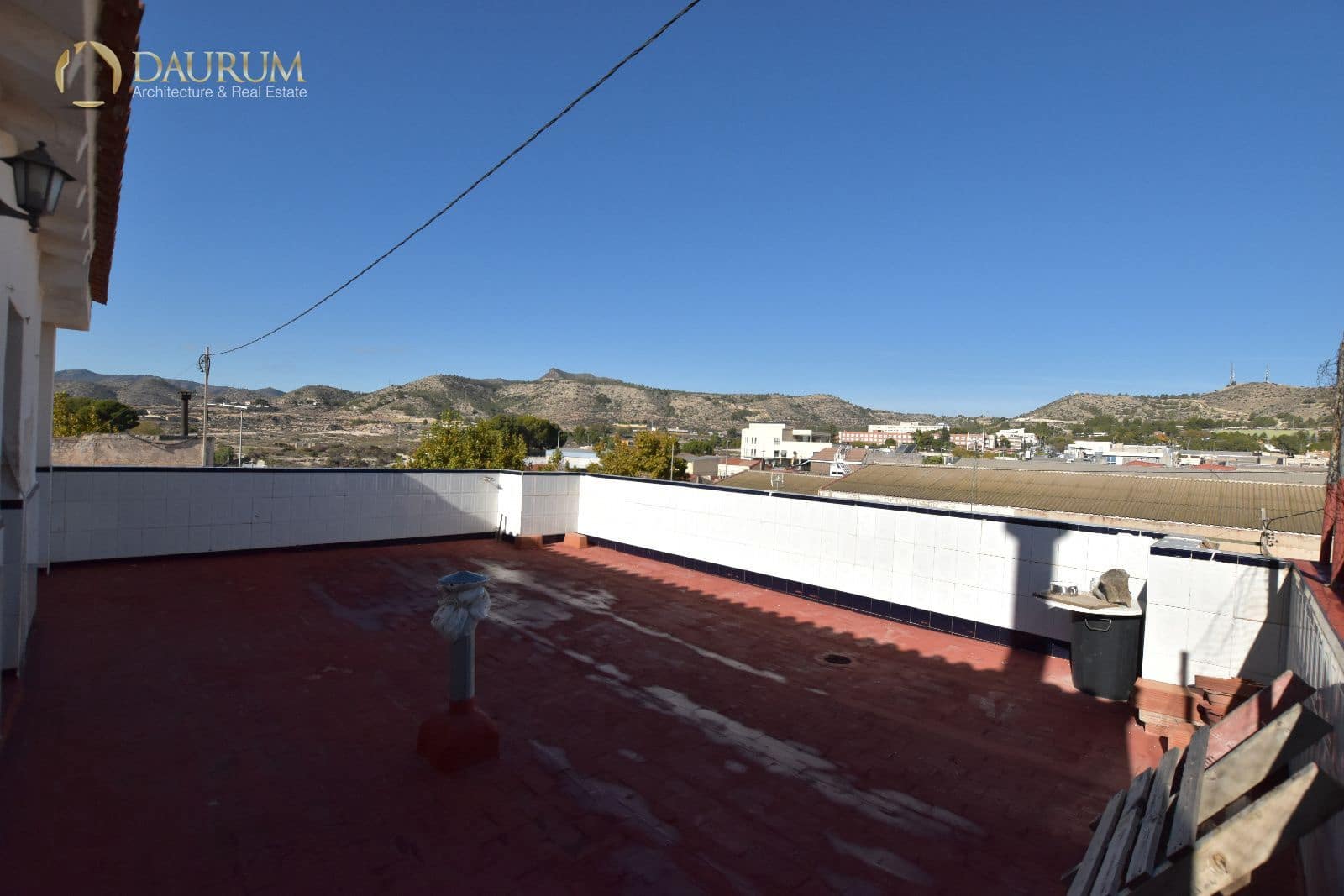 4 Zimmer Villa zu verkaufen in Elda mit Garage - 198.000 € (Ref: 9474557)