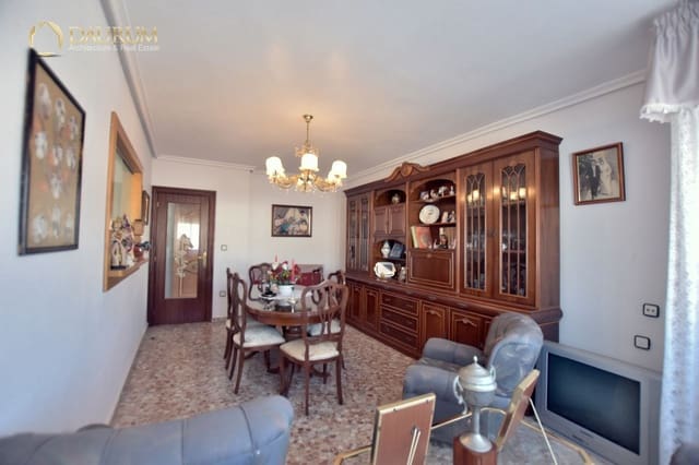 4 slaapkamer Villa te koop in Elda met garage - € 198.000 (Ref: 9474557)