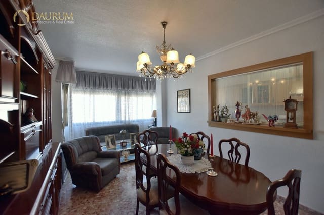 4 slaapkamer Villa te koop in Elda met garage - € 198.000 (Ref: 9474557)