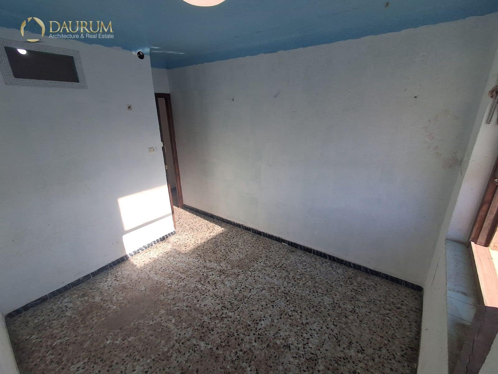 7 bedroom Villa for sale in Agost - € 165,000 (Ref: 9474558)