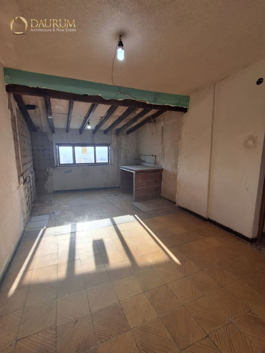7 bedroom Villa for sale in Agost - € 165,000 (Ref: 9474558)