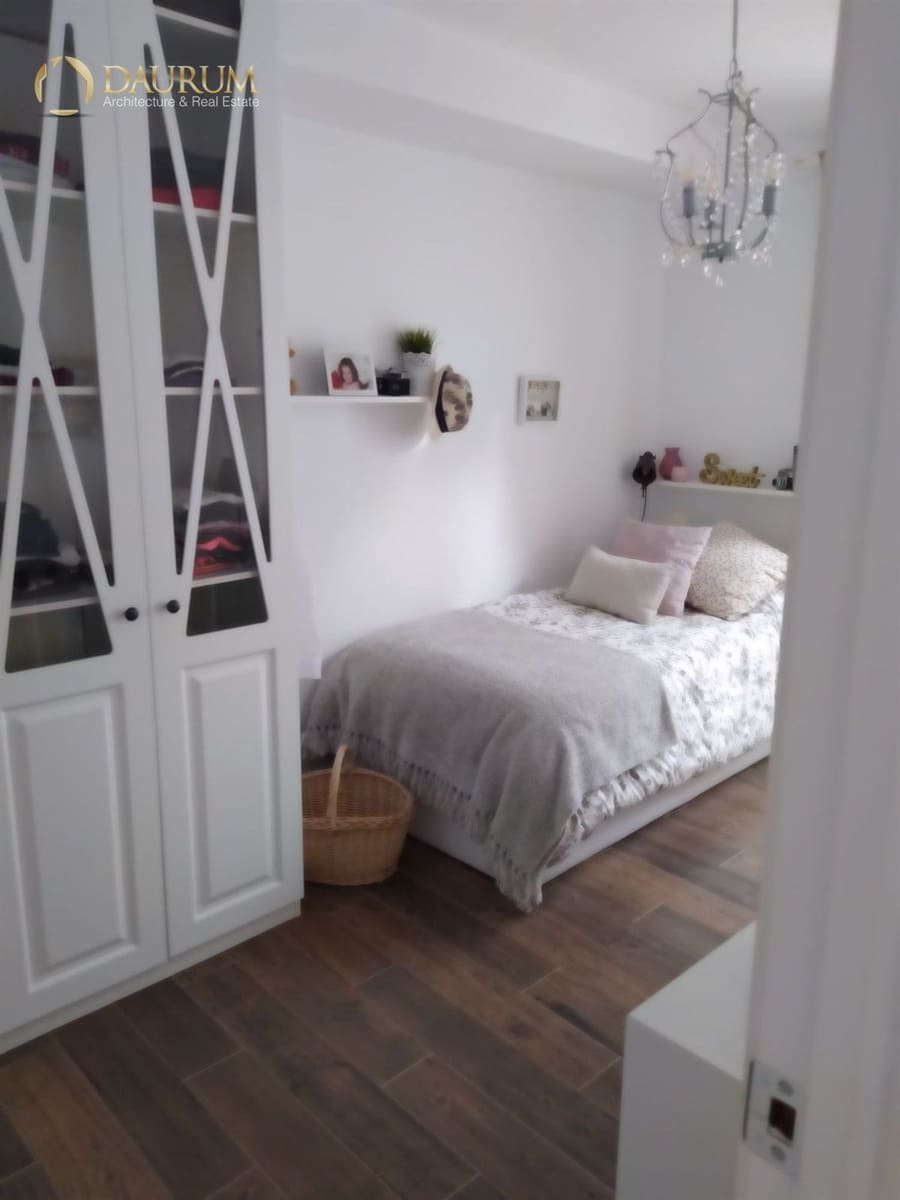 2 bedroom Flat for sale in Alicante / Alacant city - € 198,800 (Ref: 9479464)