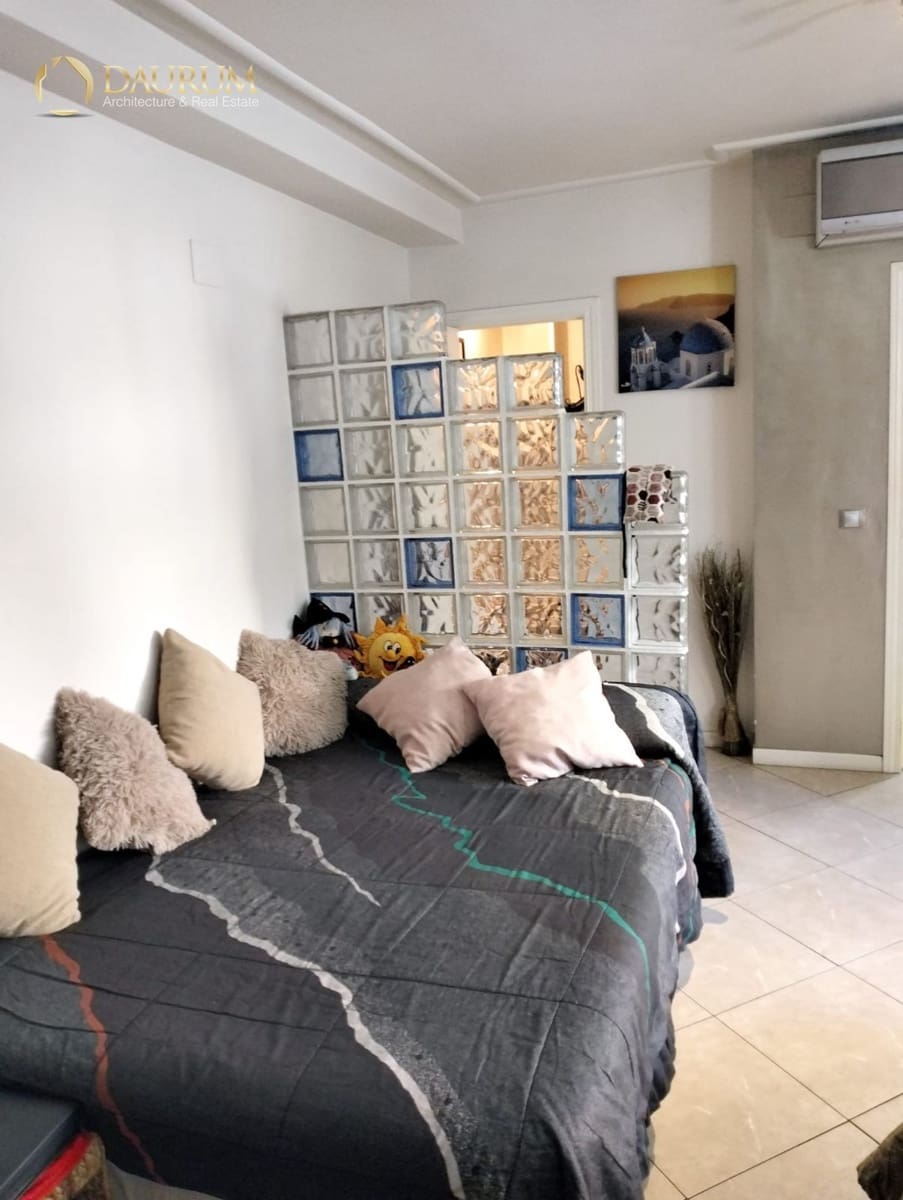 Flat for sale in Alicante / Alacant city - € 128,000 (Ref: 9481501)