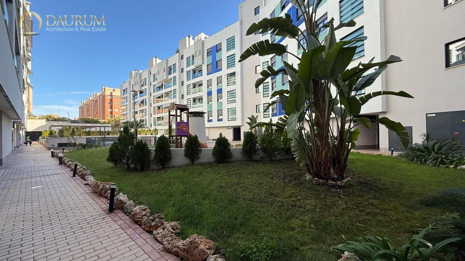 3 bedroom Flat for sale in Alicante / Alacant city with pool garage - € 350,000 (Ref: 9482243)