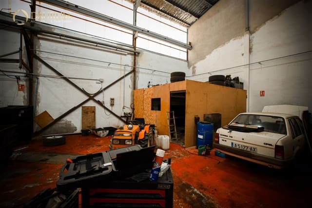 Erhverv til salg i Catral - € 360.000 (Ref: 9534908)