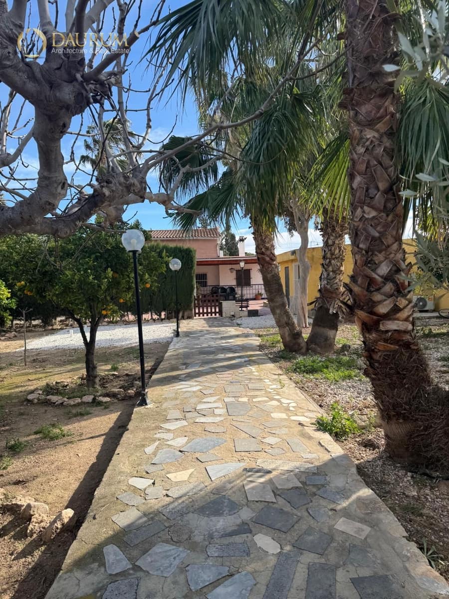 5 bedroom Villa for sale in San Vicente / Sant Vicent del Raspeig with pool garage - € 388,000 (Ref: 9535387)