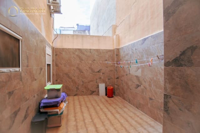 4 soverom Leilighet til salgs i Carolinas Bajas, Alicante by med garasje - € 175 000 (Ref: 9559107)