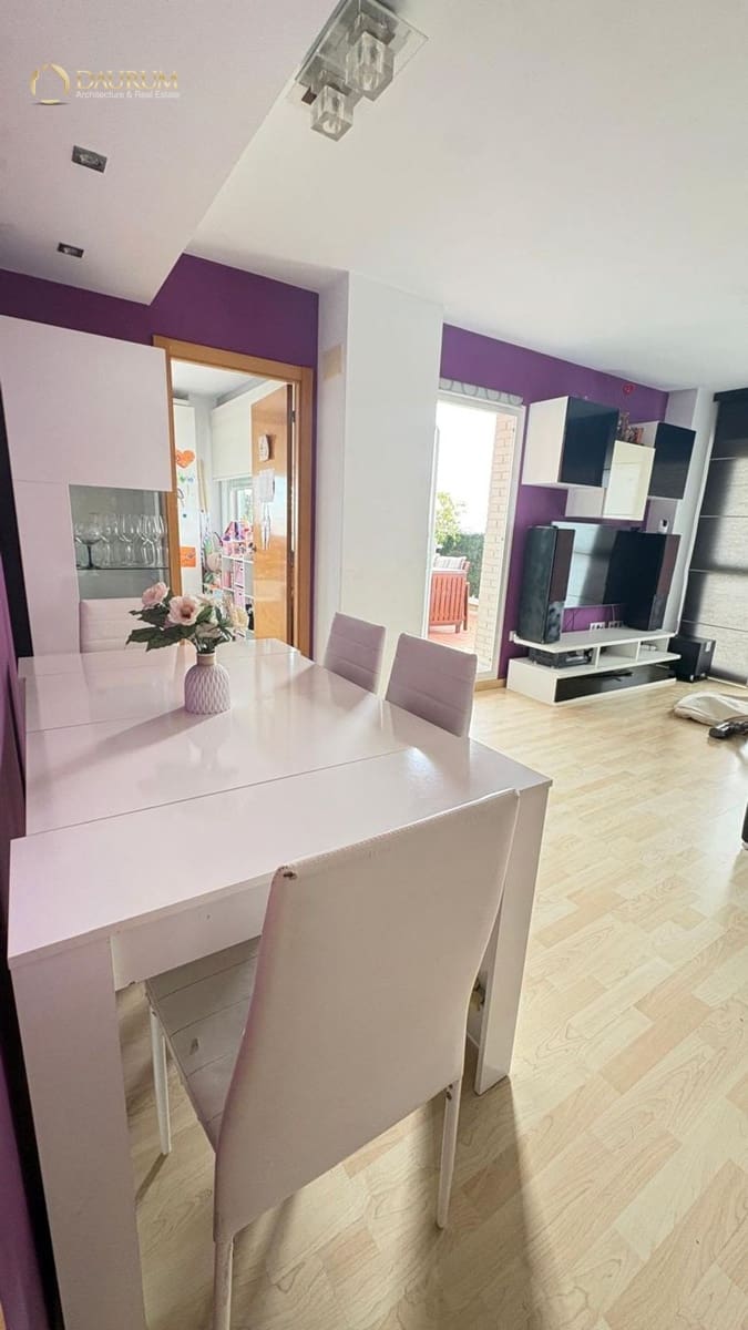 2 soverom Leilighet til salgs i Alicante by med svømmebasseng garasje - € 295 000 (Ref: 9563892)