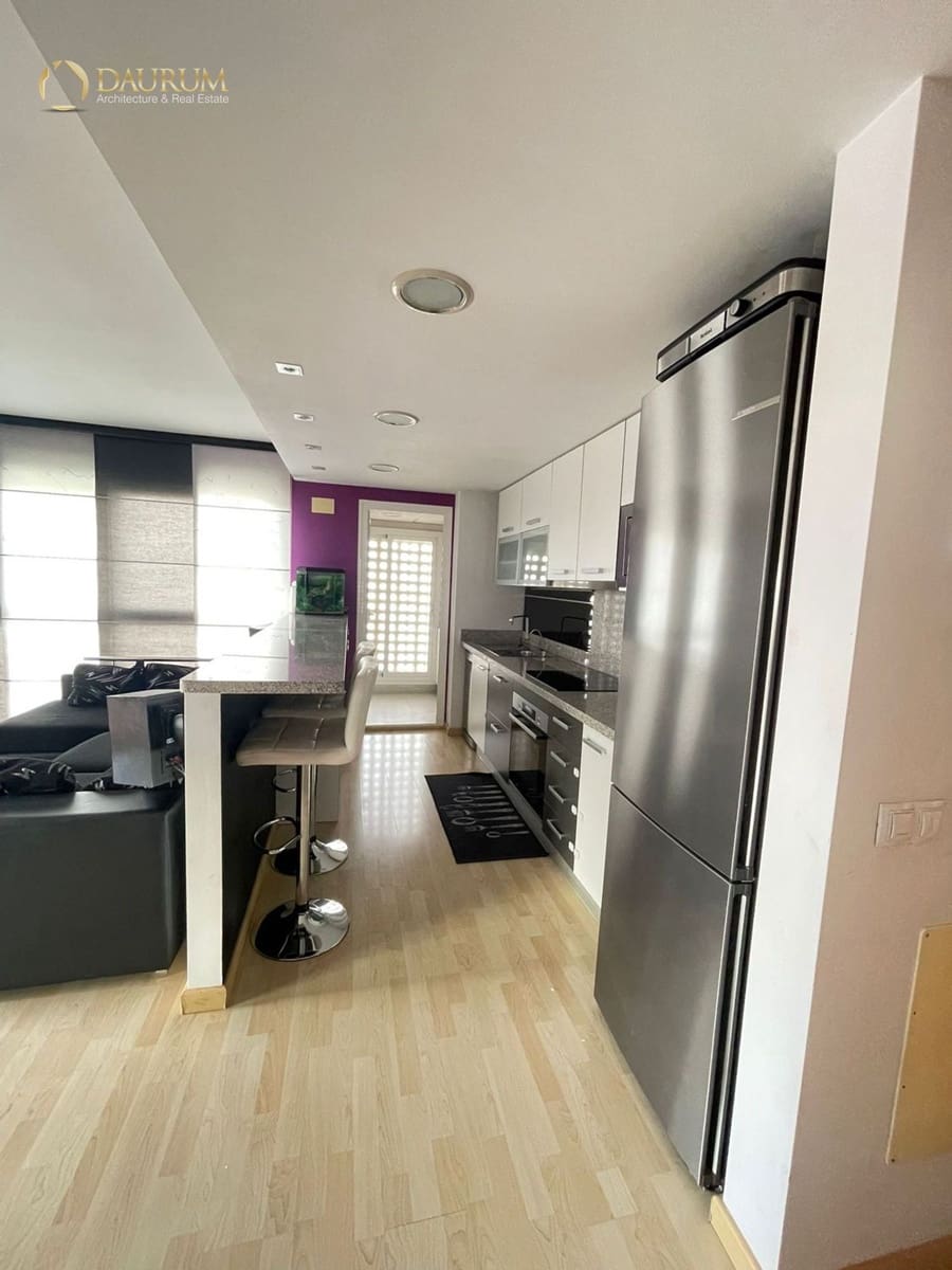 2 soverom Leilighet til salgs i Alicante by med svømmebasseng garasje - € 295 000 (Ref: 9563892)