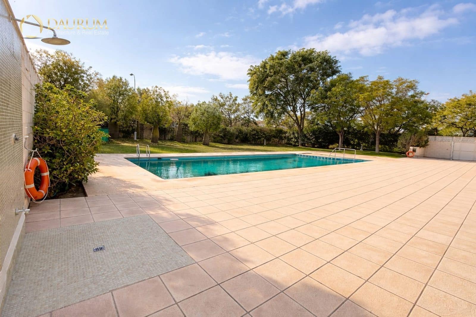 Piso de 2 habitaciones en Alicante / Alacant ciudad en venta con piscina garaje - 275.000 € (Ref: 9563892)