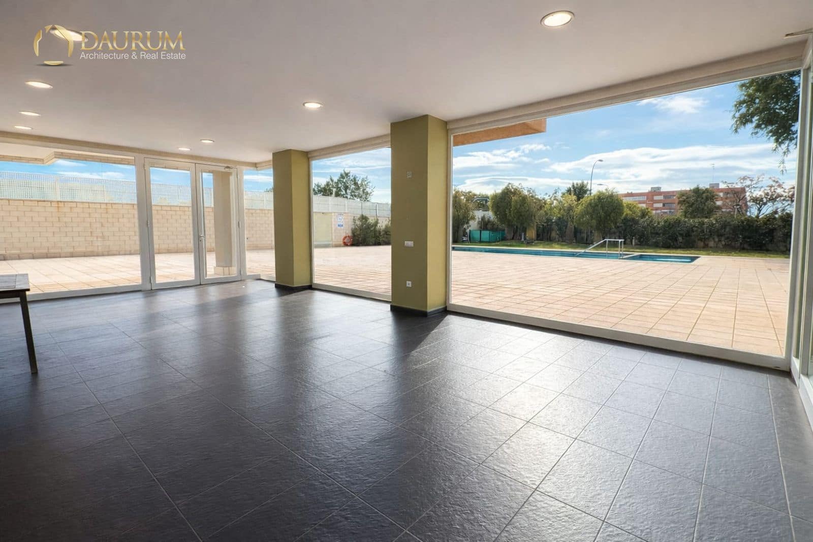 Piso de 2 habitaciones en Alicante / Alacant ciudad en venta con piscina garaje - 275.000 € (Ref: 9563892)