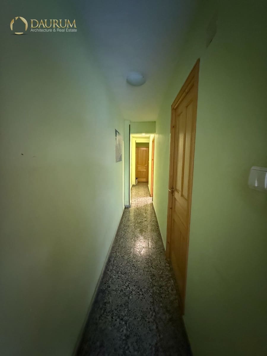 4 bedroom Flat for sale in Alicante / Alacant city - € 179,000 (Ref: 9571805)