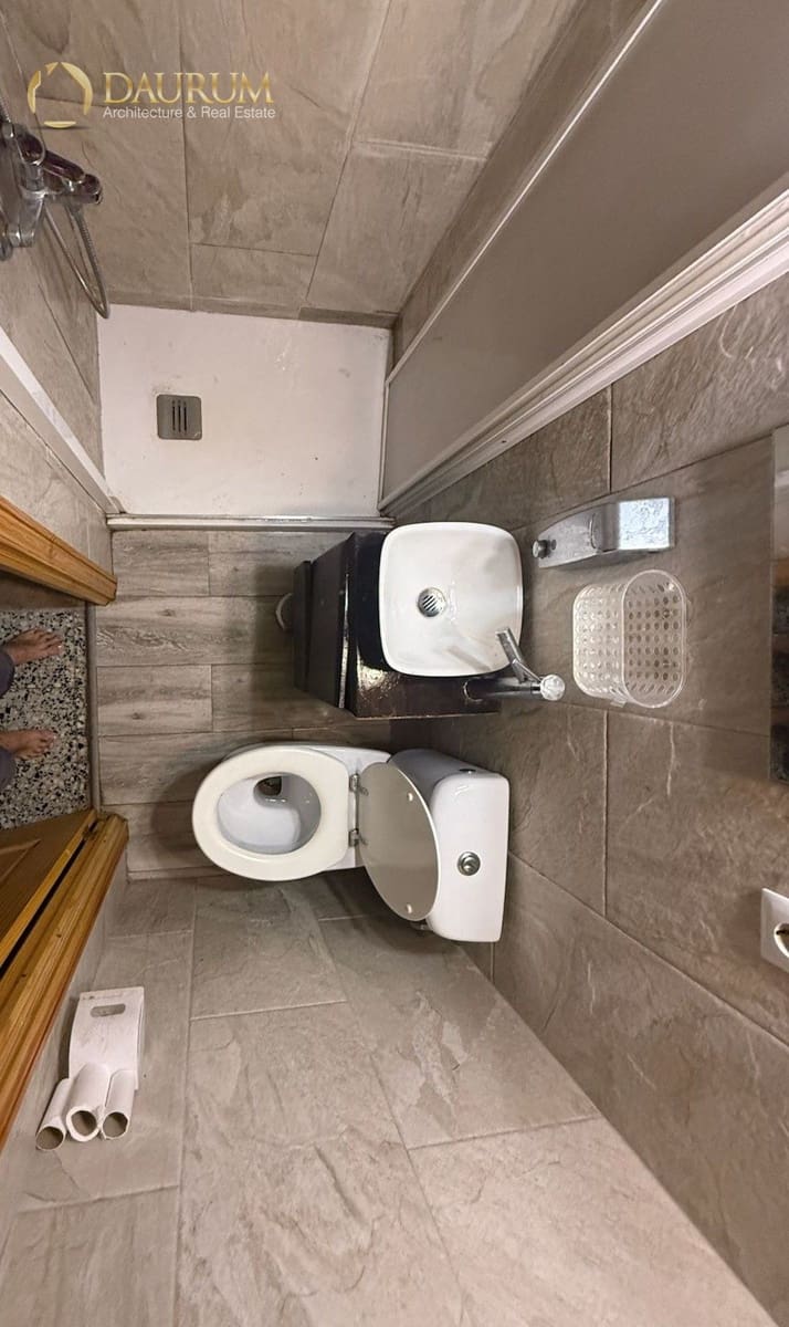 4 bedroom Flat for sale in Alicante / Alacant city - € 179,000 (Ref: 9571805)