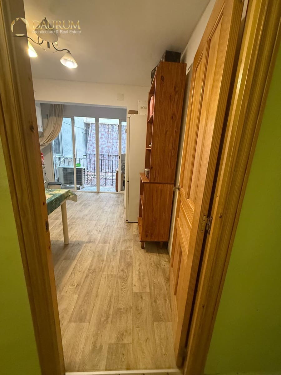 4 bedroom Flat for sale in Alicante / Alacant city - € 179,000 (Ref: 9571805)