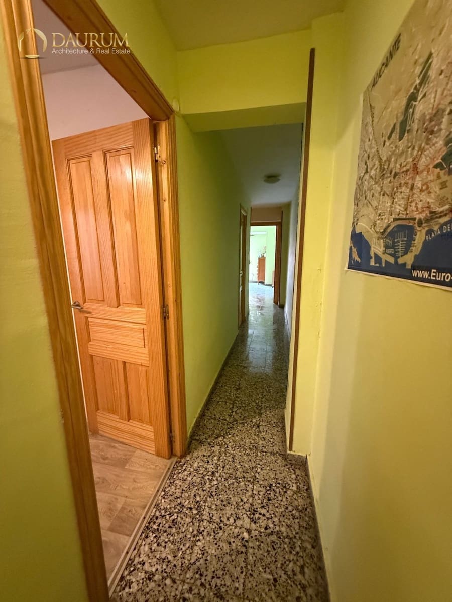 4 bedroom Flat for sale in Alicante / Alacant city - € 179,000 (Ref: 9571805)