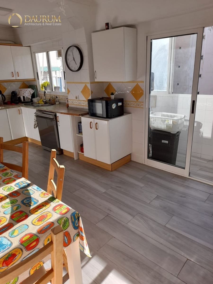 3 makuuhuone Kattohuoneisto myytävänä paikassa Alicante kaupunki - 202 000 € (Ref: 9572065)