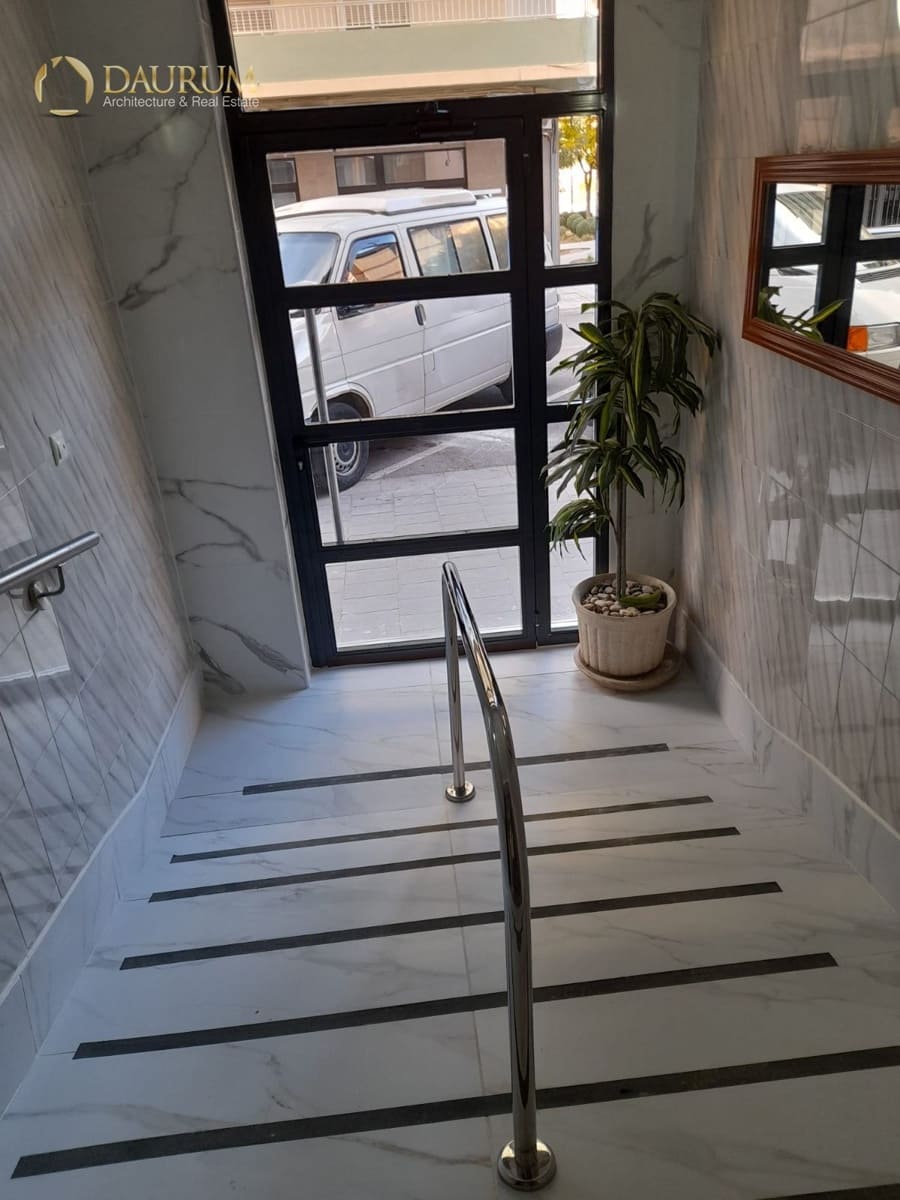 3 makuuhuone Kattohuoneisto myytävänä paikassa Alicante kaupunki - 202 000 € (Ref: 9572065)