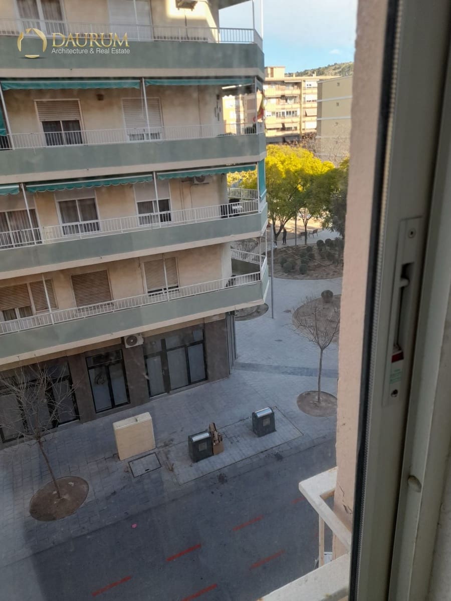 3 makuuhuone Kattohuoneisto myytävänä paikassa Alicante kaupunki - 202 000 € (Ref: 9572065)