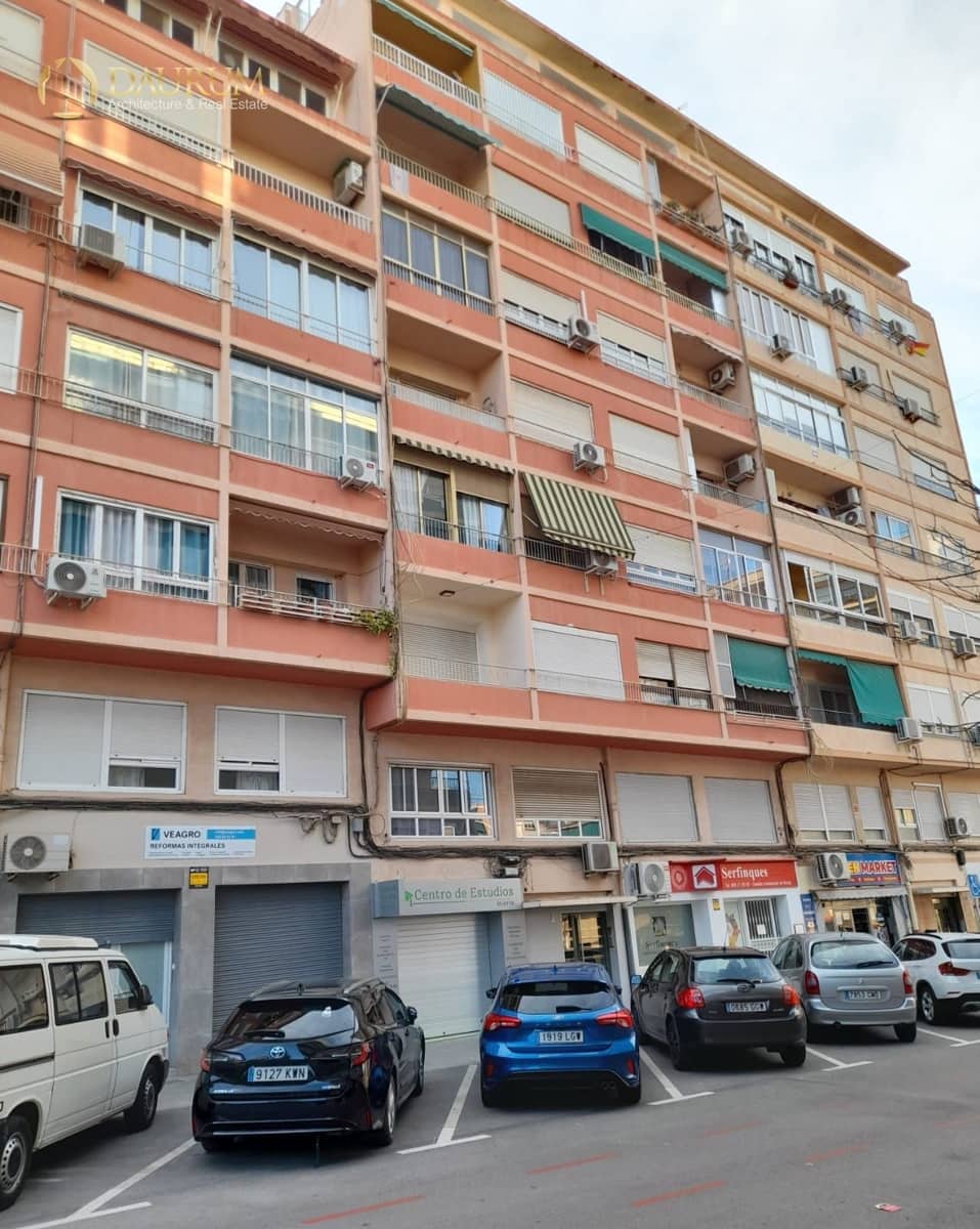 3 makuuhuone Kattohuoneisto myytävänä paikassa Alicante kaupunki - 202 000 € (Ref: 9572065)