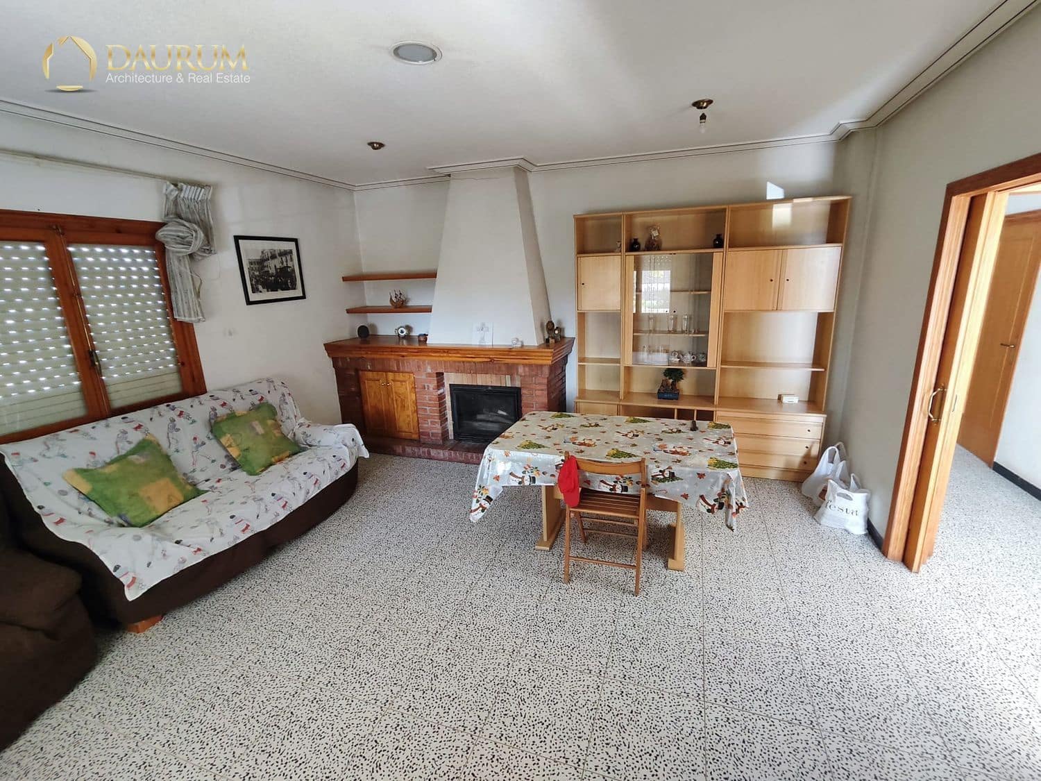 4 makuuhuone Huvila myytävänä paikassa Elche / Elx mukana 
autotalli - 300 000 € (Ref: 9598065)