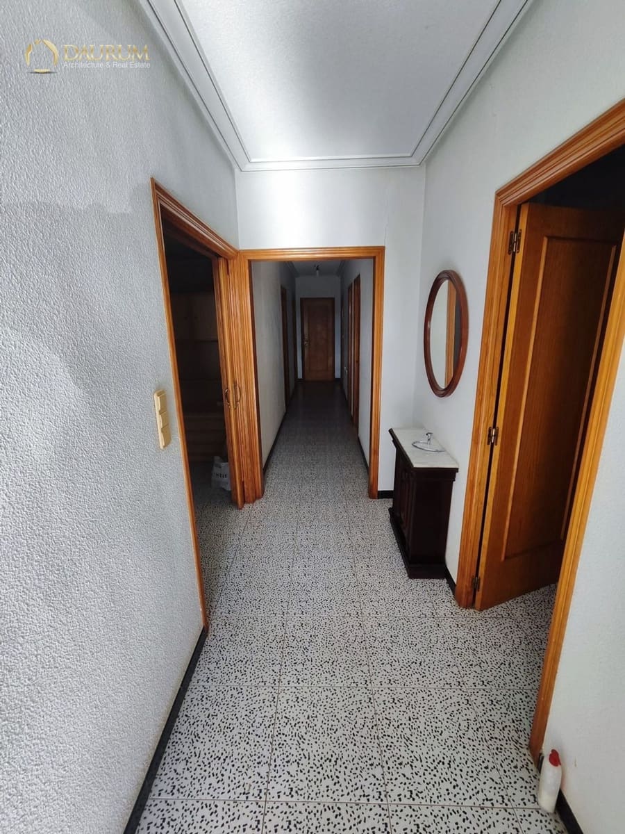 4 makuuhuone Huvila myytävänä paikassa Elche / Elx mukana 
autotalli - 300 000 € (Ref: 9598065)