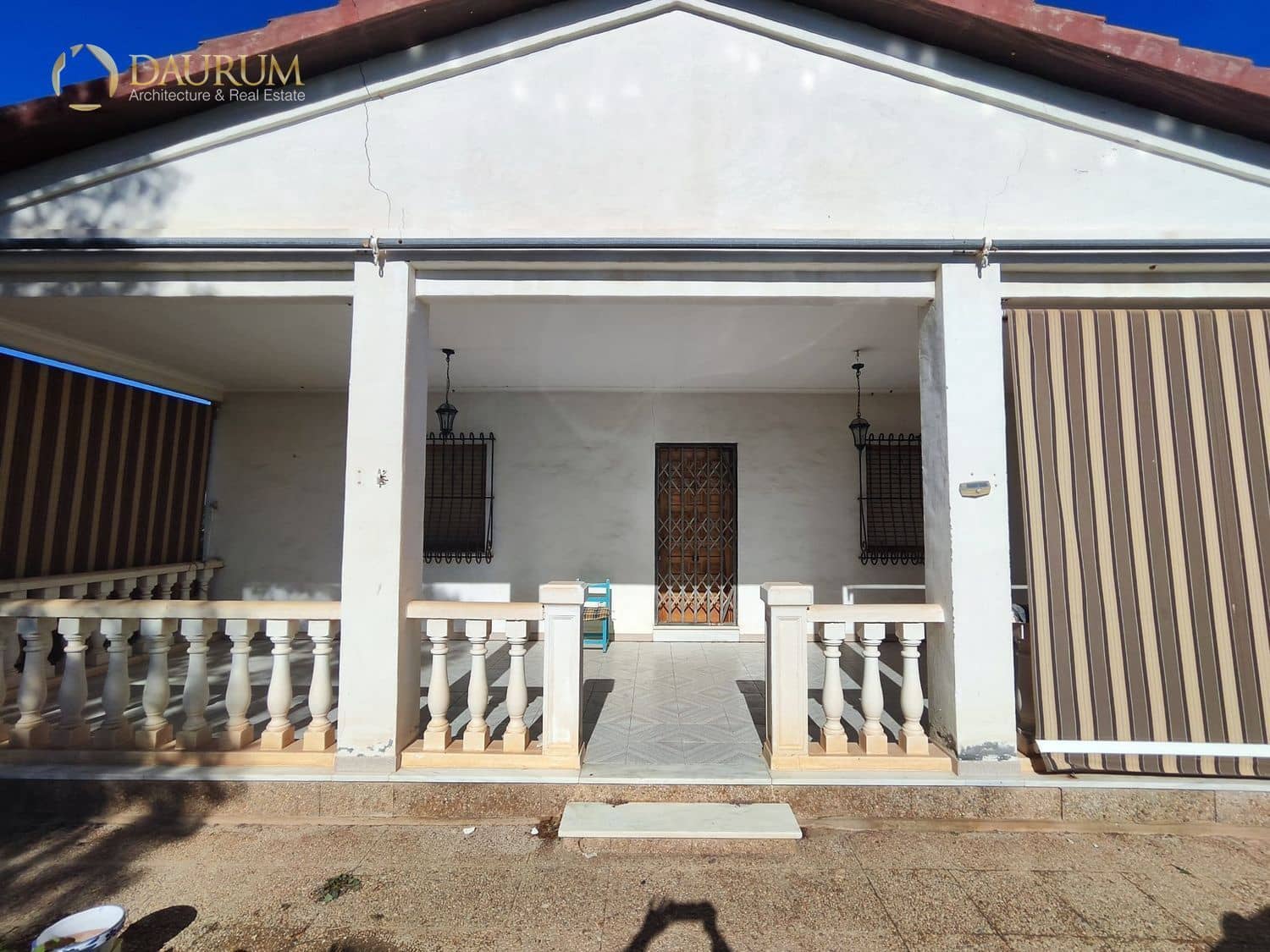 4 makuuhuone Huvila myytävänä paikassa Elche / Elx mukana 
autotalli - 300 000 € (Ref: 9598065)