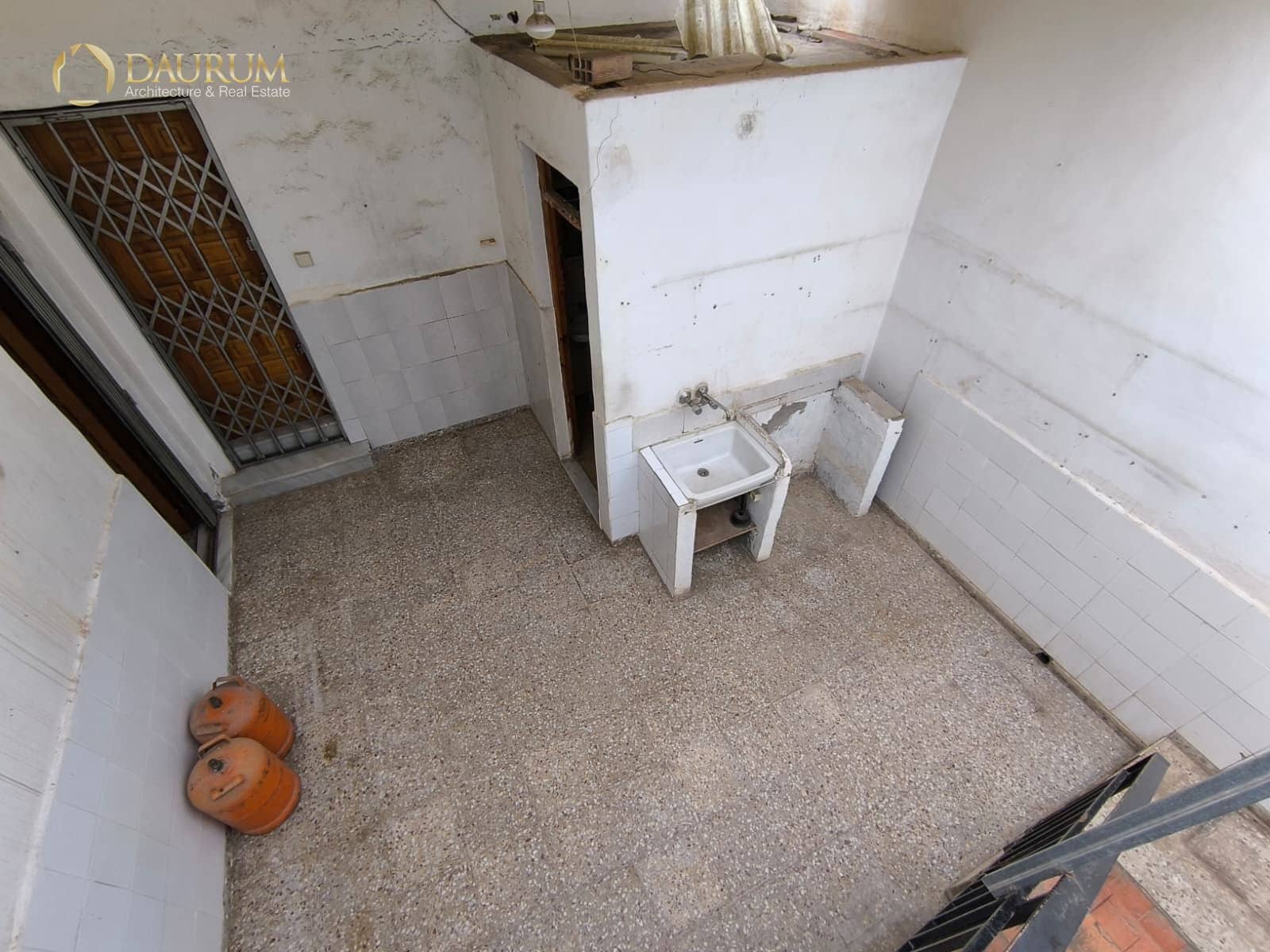 4 makuuhuone Huvila myytävänä paikassa Elche / Elx mukana 
autotalli - 300 000 € (Ref: 9598065)