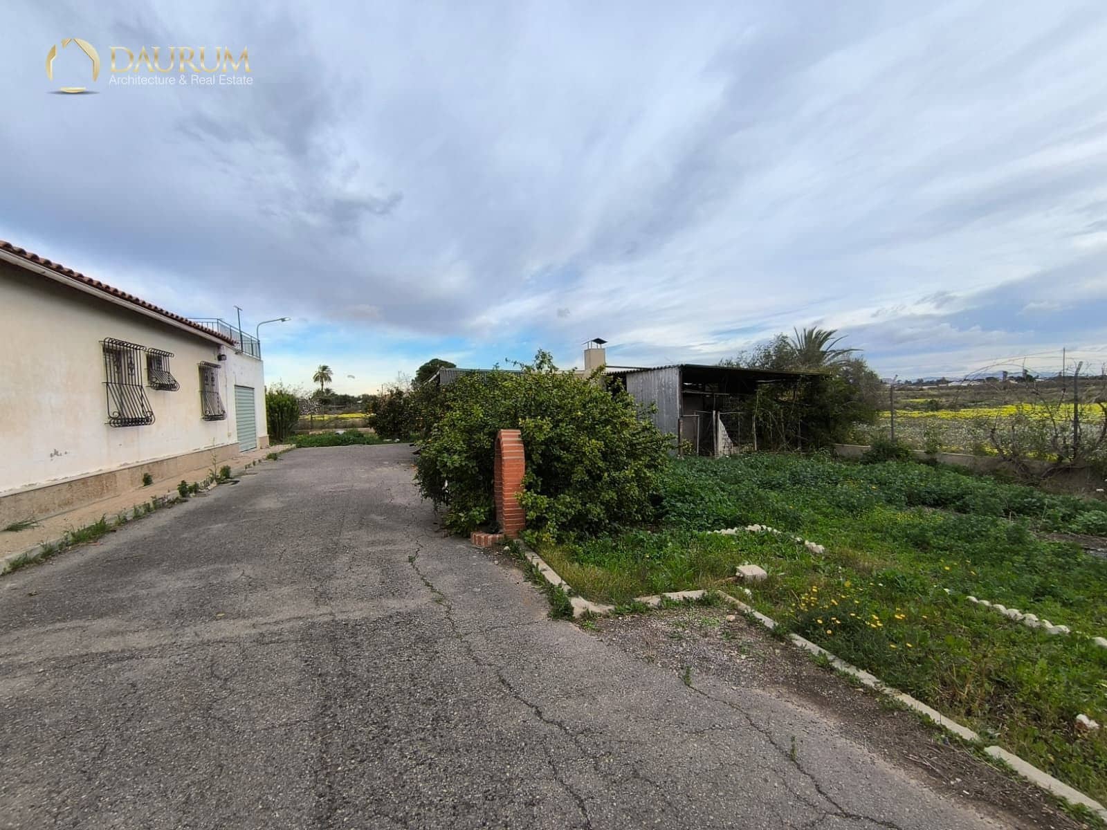 4 makuuhuone Huvila myytävänä paikassa Elche / Elx mukana 
autotalli - 300 000 € (Ref: 9598065)