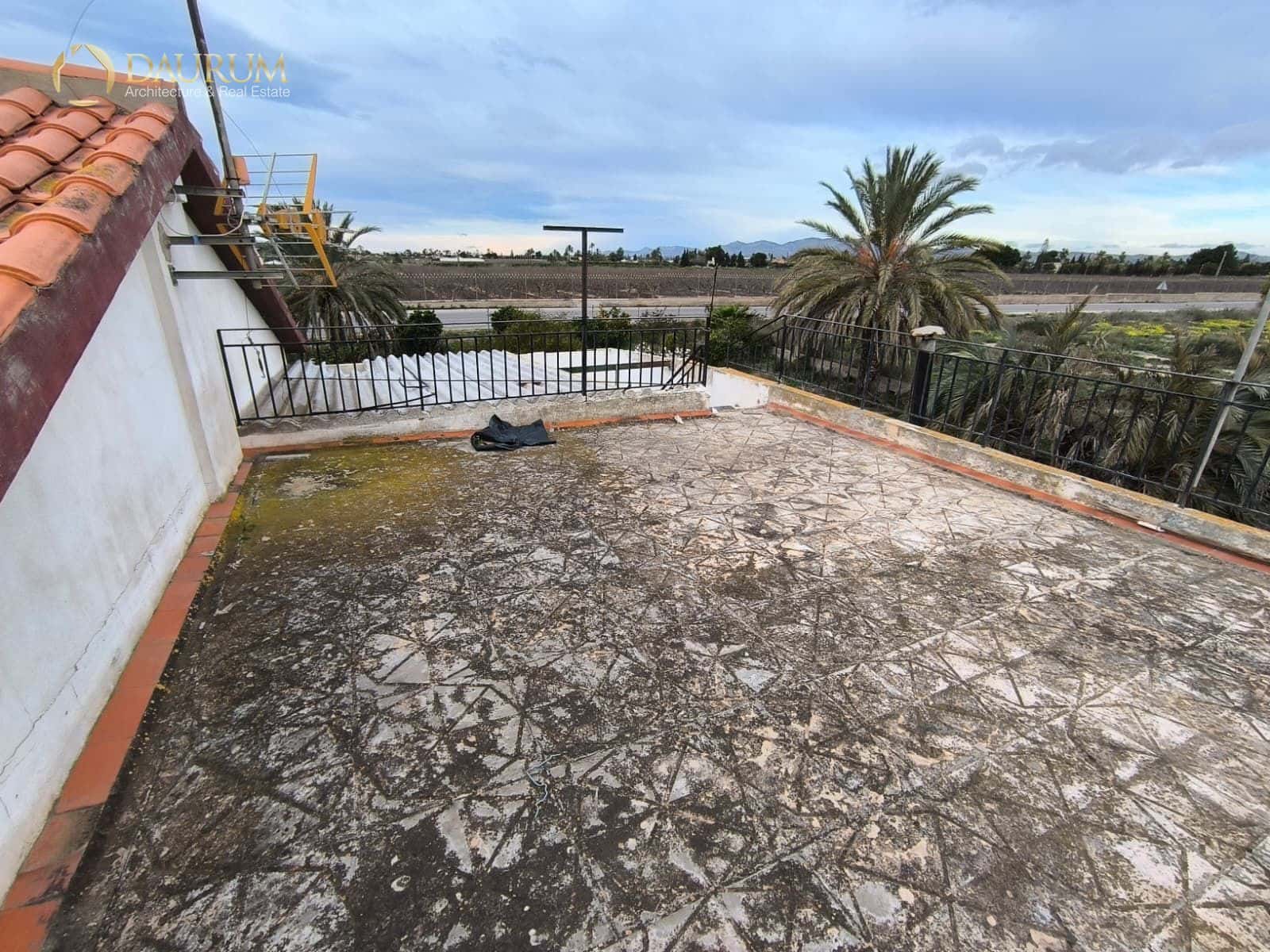 4 makuuhuone Huvila myytävänä paikassa Elche / Elx mukana 
autotalli - 300 000 € (Ref: 9598065)