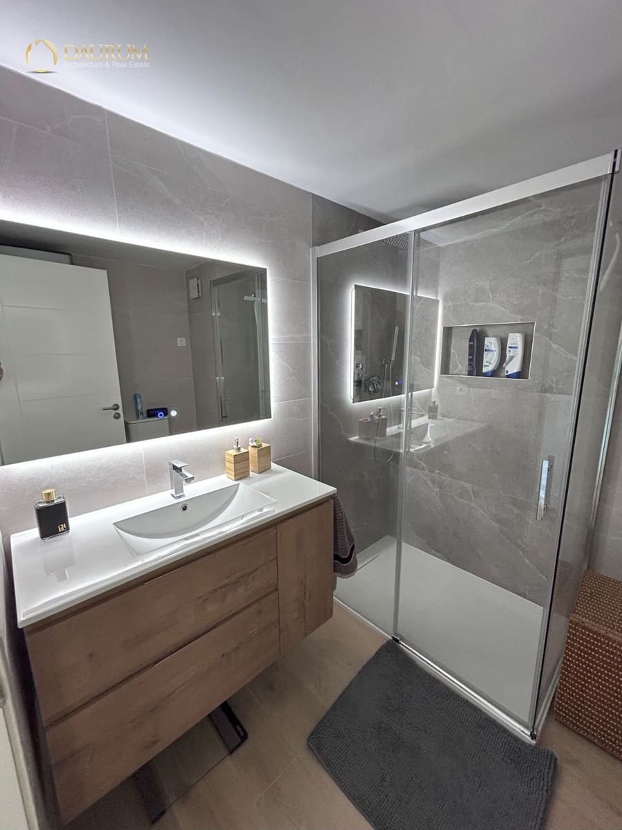 1 sovrum Lägenhet till salu i Alicante stad med pool garage - 360 000 € (Ref: 9623160)