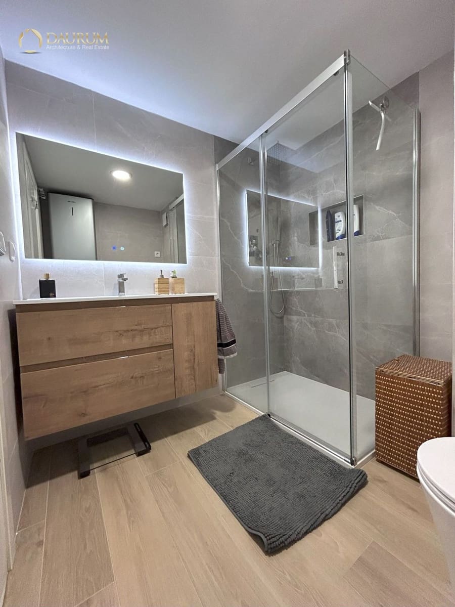 1 sovrum Lägenhet till salu i Alicante stad med pool garage - 360 000 € (Ref: 9623160)