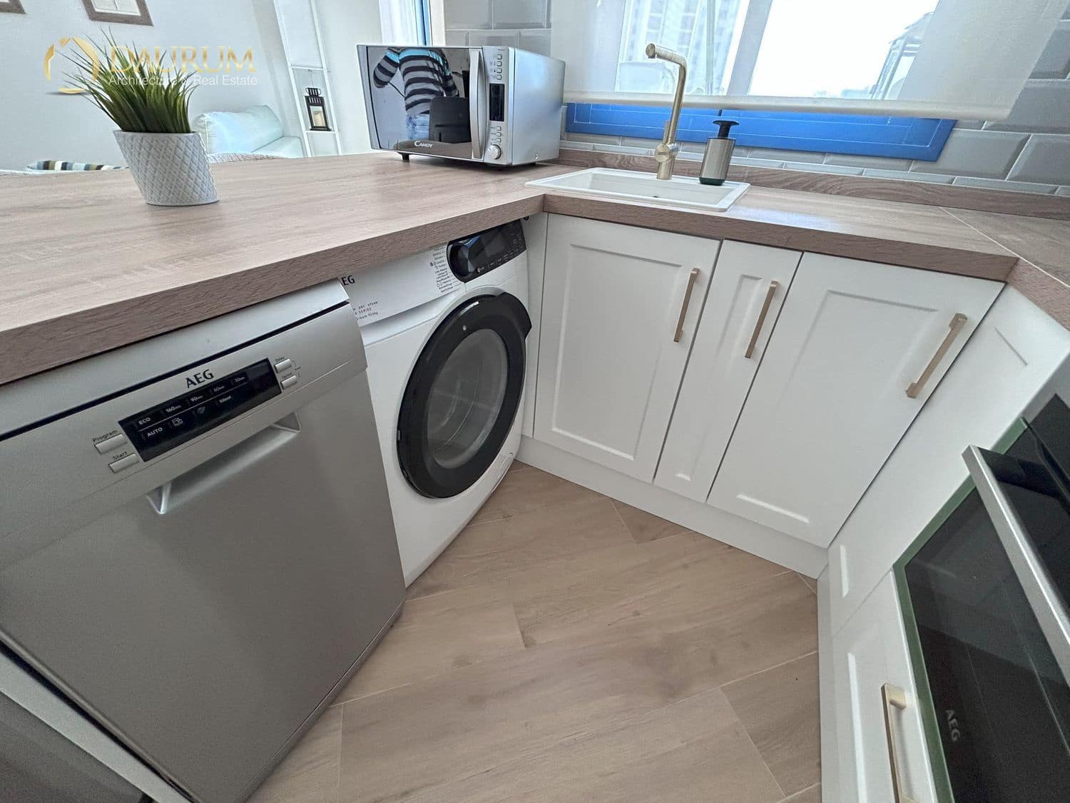 1 sovrum Lägenhet till salu i Alicante stad med pool garage - 360 000 € (Ref: 9623160)