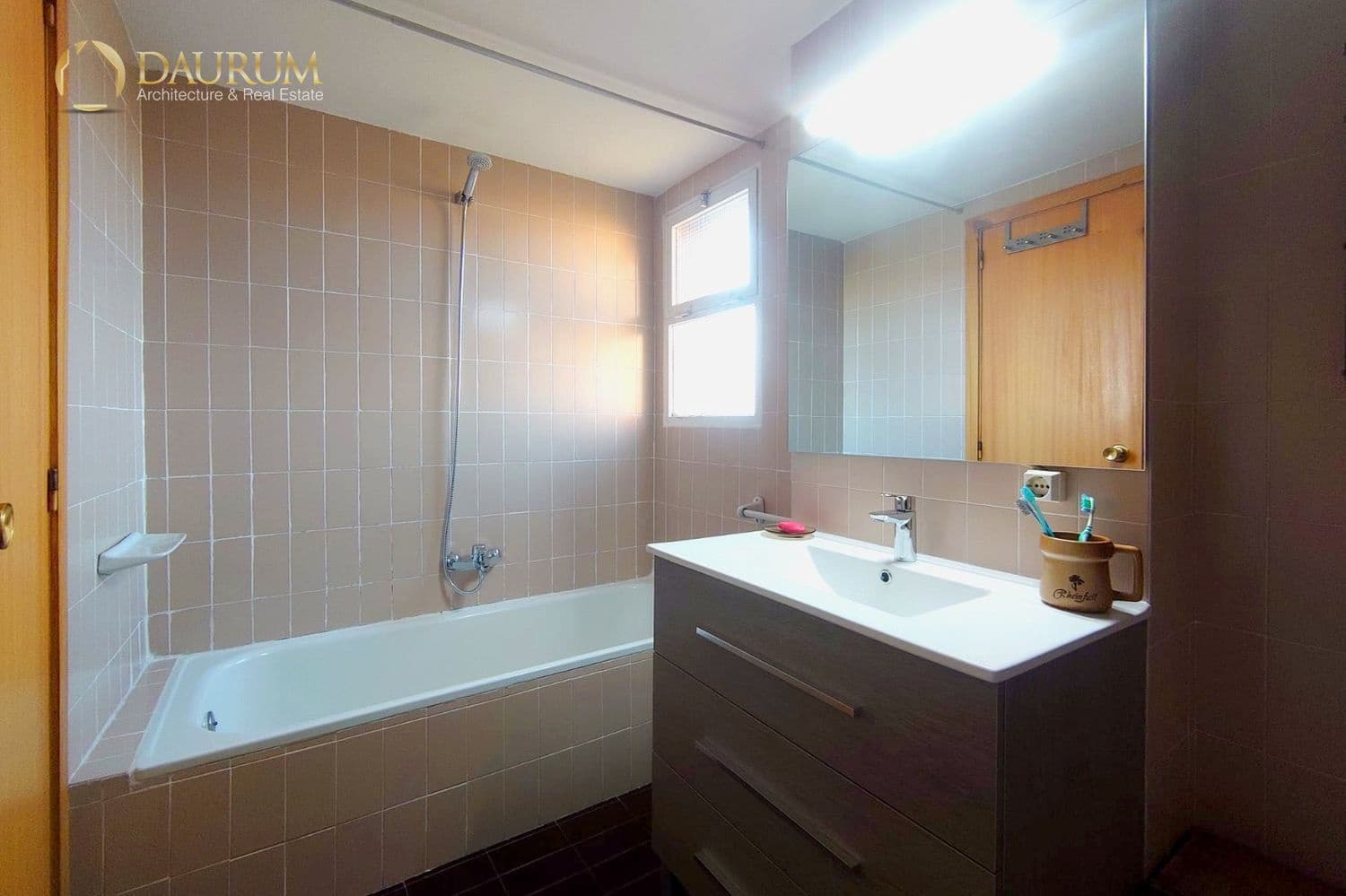 3 makuuhuone Asunto myytävänä paikassa Alicante kaupunki mukana uima-altaan 
autotalli - 320 000 € (Ref: 9623161)