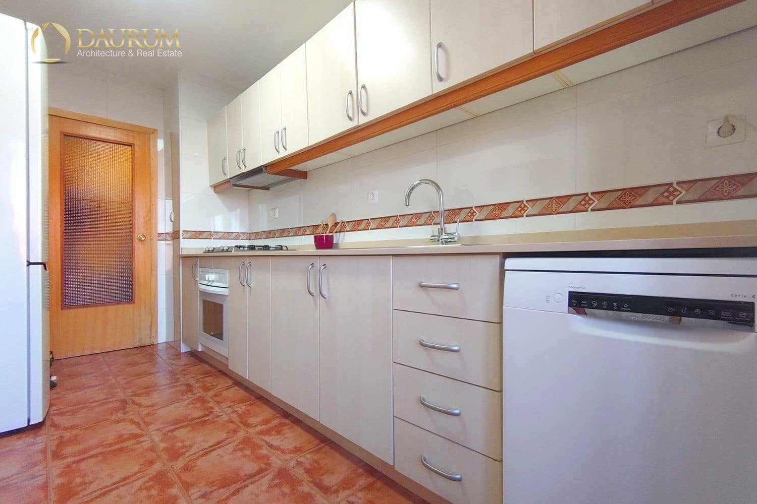 3 makuuhuone Asunto myytävänä paikassa Alicante kaupunki mukana uima-altaan 
autotalli - 320 000 € (Ref: 9623161)