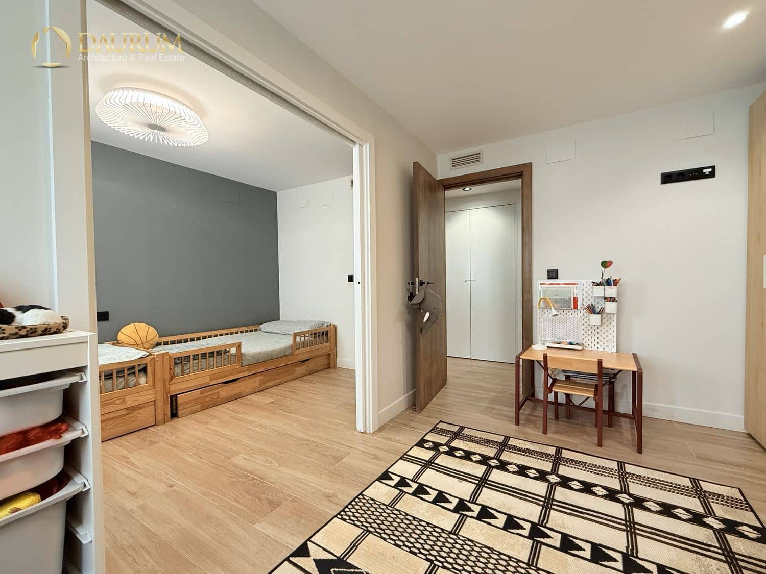 4 makuuhuone Asunto myytävänä paikassa Alicante kaupunki mukana 
autotalli - 680 000 € (Ref: 9623162)