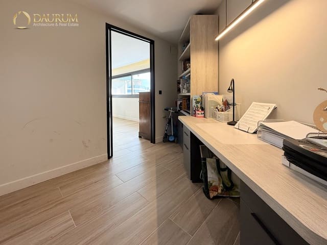 4 makuuhuone Asunto myytävänä paikassa Ensanche - Diputacion, Alicante kaupunki mukana 
autotalli - 680 000 € (Ref: 9623162)