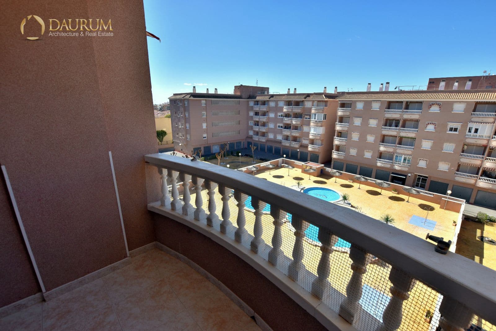 2 soveværelse Penthouse til salg i Santa Pola med swimmingpool garage - € 150.000 (Ref: 9631378)