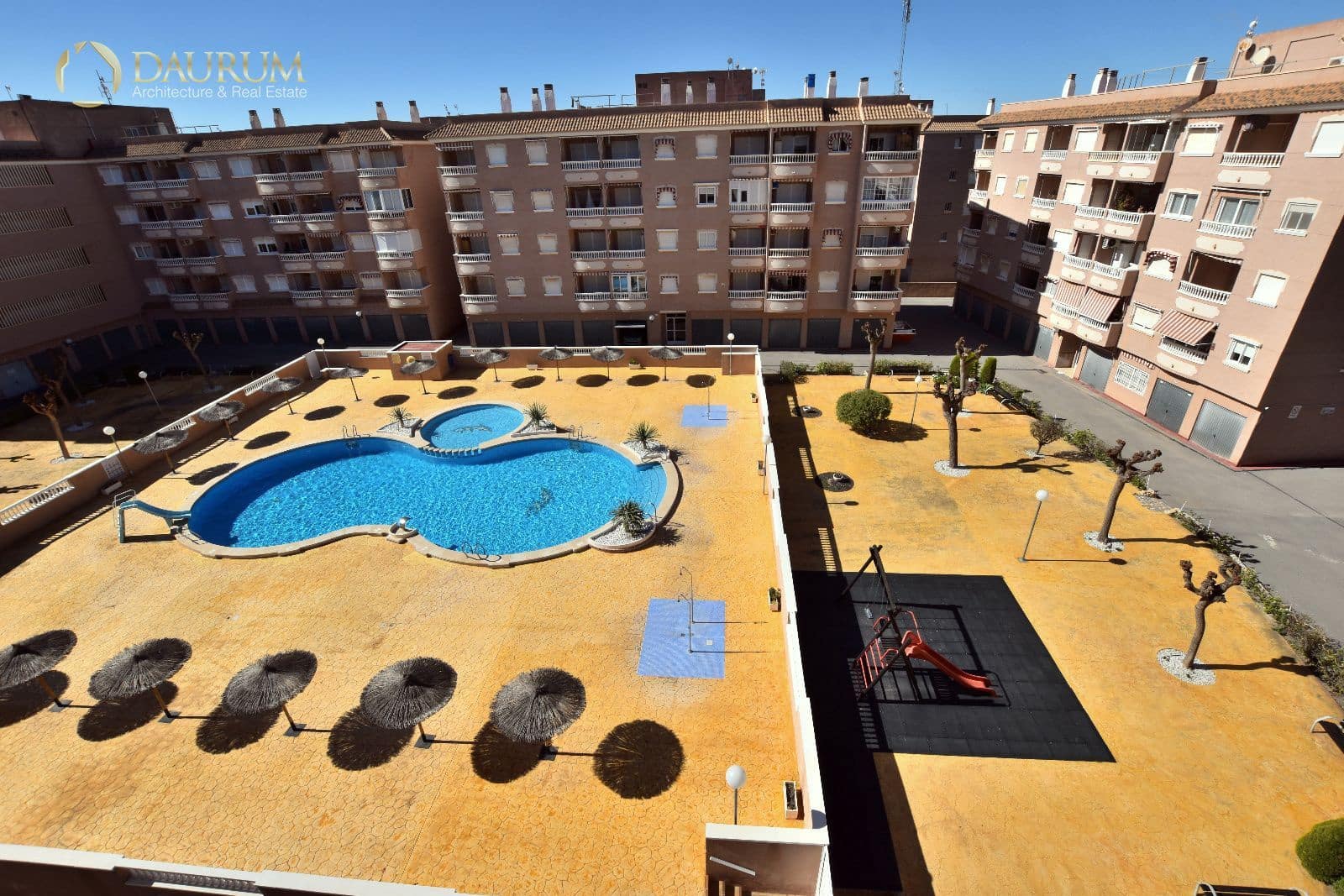 2 soveværelse Penthouse til salg i Santa Pola med swimmingpool garage - € 150.000 (Ref: 9631378)