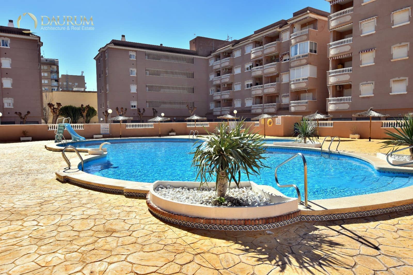 2 soveværelse Penthouse til salg i Santa Pola med swimmingpool garage - € 150.000 (Ref: 9631378)