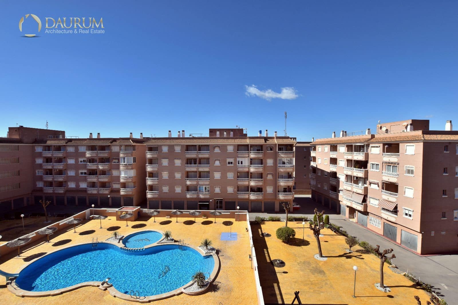 2 soveværelse Penthouse til salg i Santa Pola med swimmingpool garage - € 150.000 (Ref: 9631378)