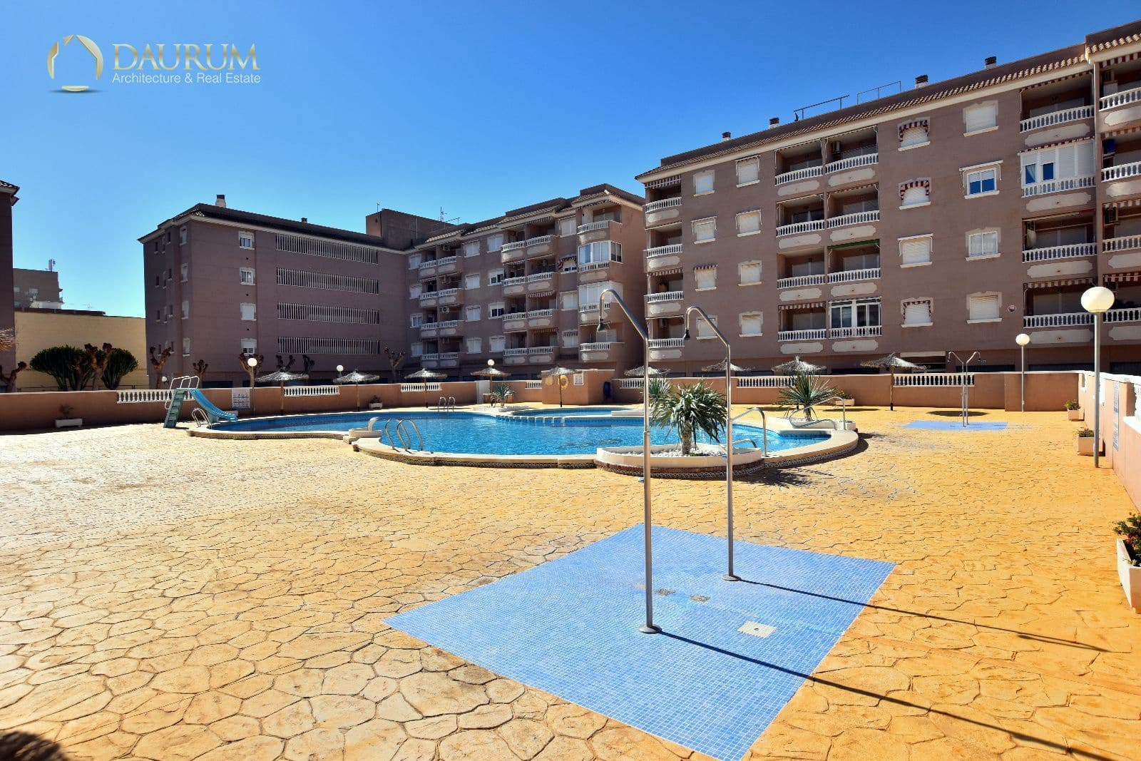 2 soveværelse Penthouse til salg i Santa Pola med swimmingpool garage - € 150.000 (Ref: 9631378)