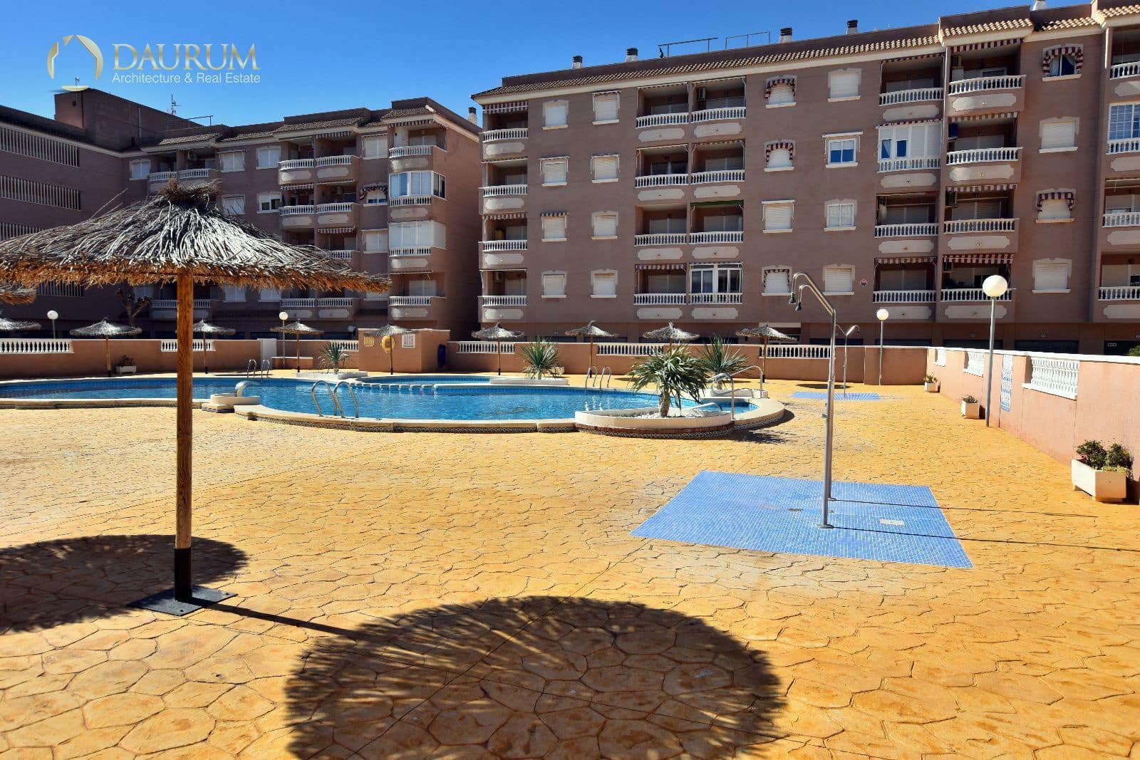 2 soveværelse Penthouse til salg i Santa Pola med swimmingpool garage - € 150.000 (Ref: 9631378)