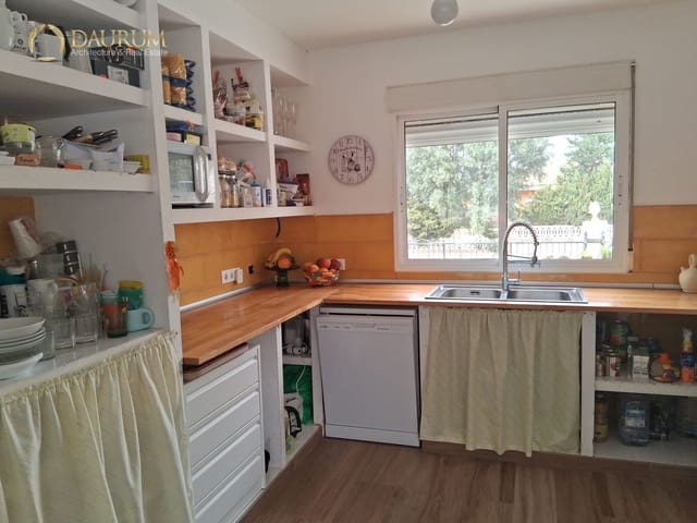 4 makuuhuone Huvila myytävänä paikassa Busot mukana 
autotalli - 295 000 € (Ref: 9656856)