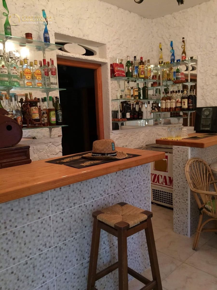 4 makuuhuone Huvila myytävänä paikassa Barranco Hondo mukana uima-altaan 
autotalli - 550 000 € (Ref: 9665261)