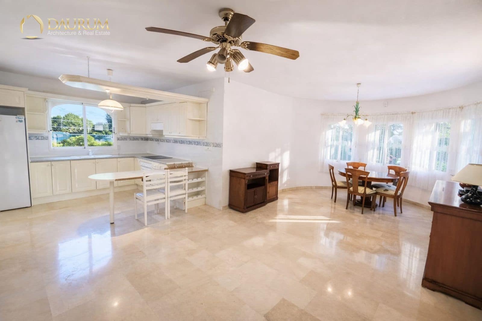 4 makuuhuone Huvila myytävänä paikassa Barranco Hondo mukana uima-altaan 
autotalli - 550 000 € (Ref: 9665261)