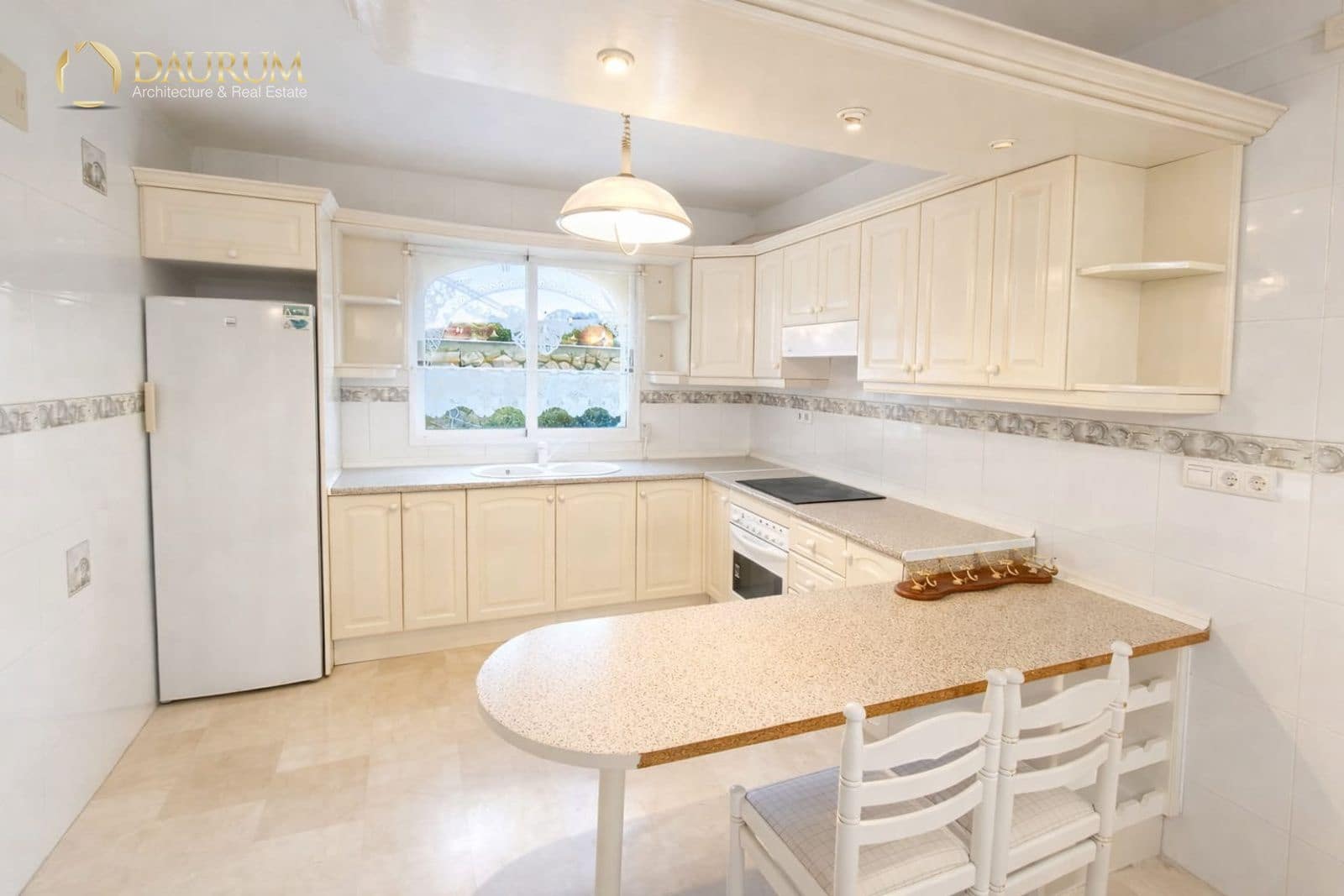 4 makuuhuone Huvila myytävänä paikassa Barranco Hondo mukana uima-altaan 
autotalli - 550 000 € (Ref: 9665261)