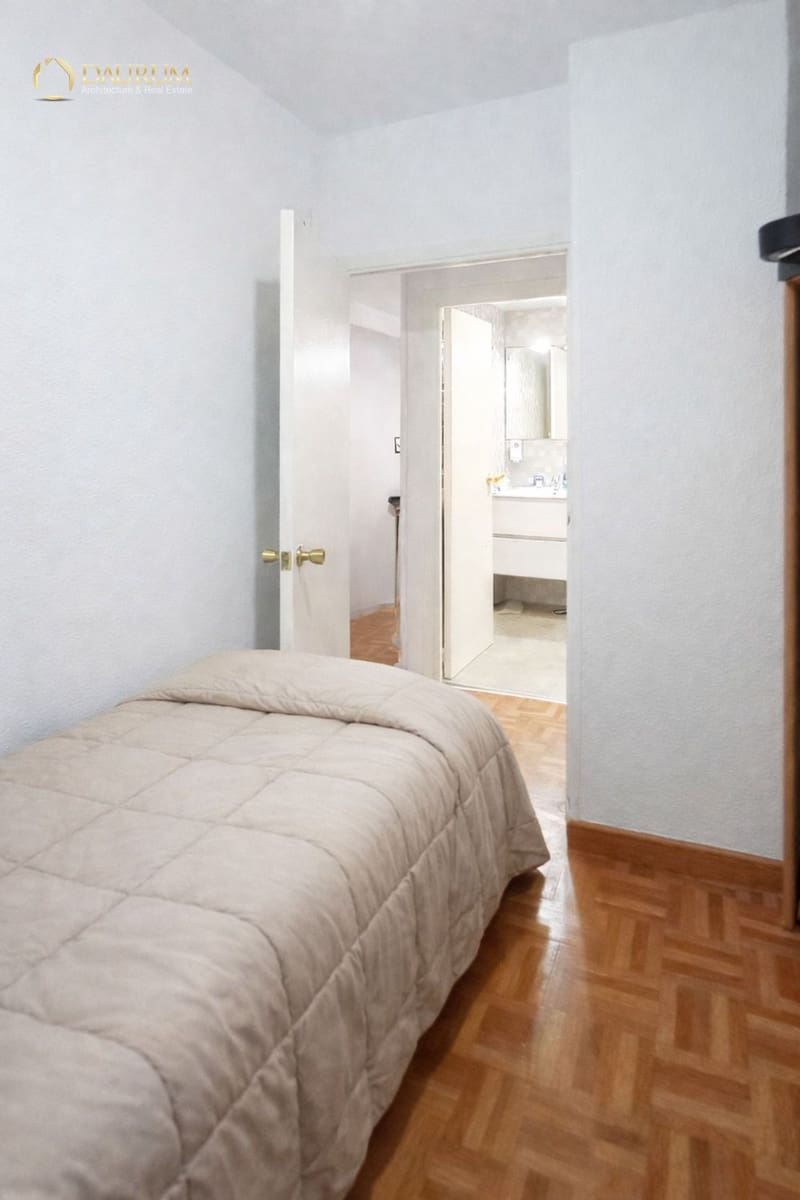 3 makuuhuone Asunto myytävänä paikassa Alicante kaupunki - 189 000 € (Ref: 9669072)