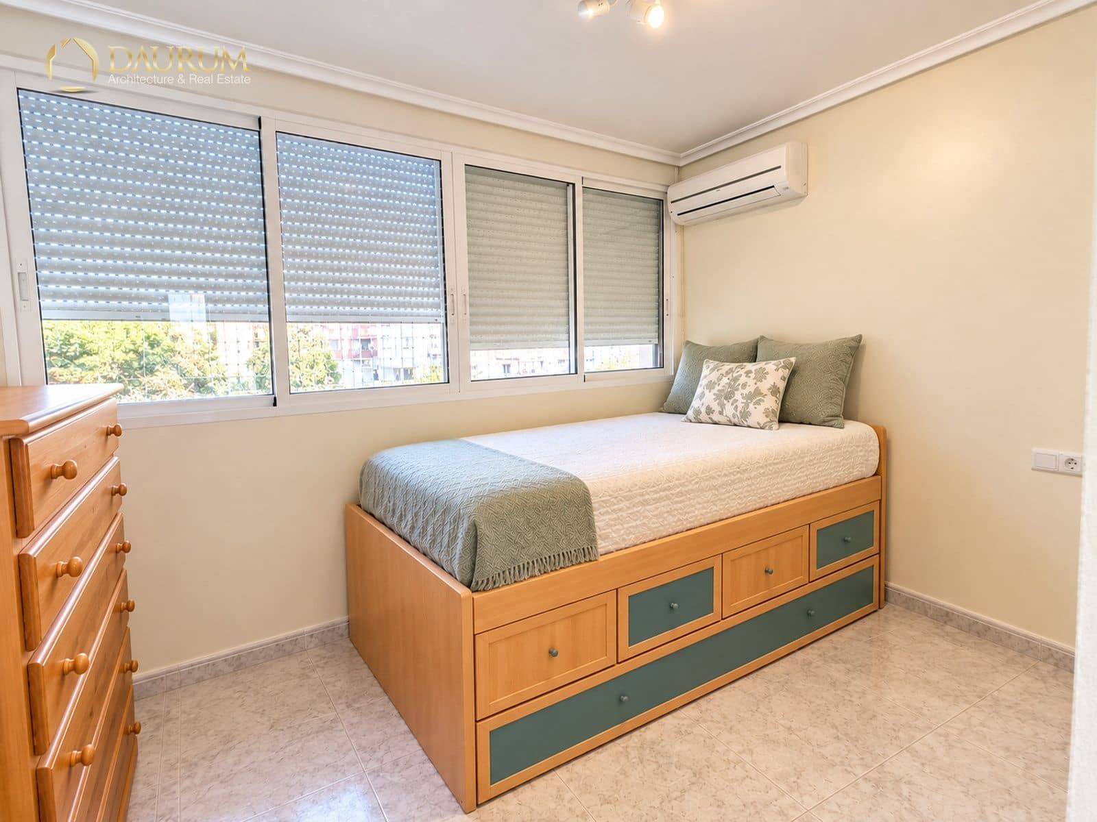 Casa de 4 habitaciones en Santa Pola en venta con piscina garaje - 265.000 € (Ref: 9672084)