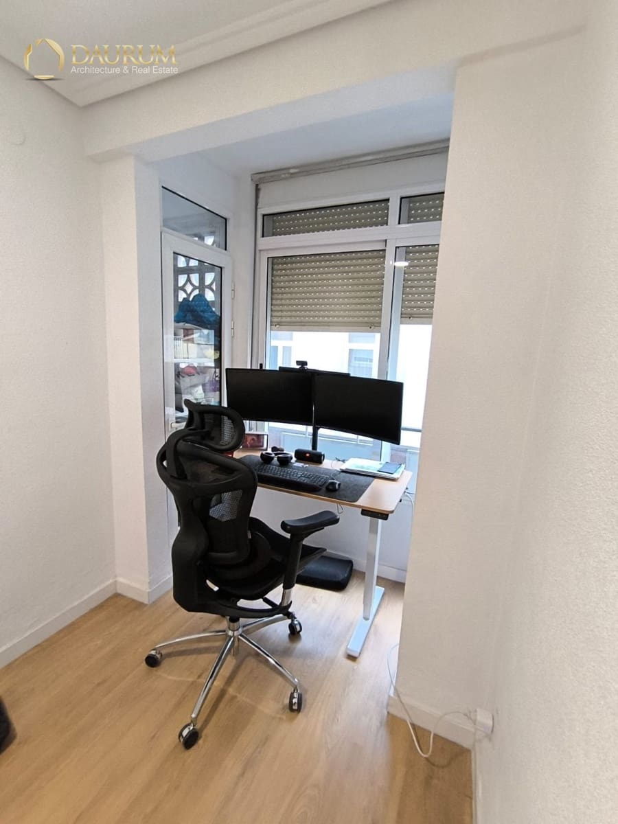 Piso de 2 habitaciones en Alicante / Alacant ciudad en venta - 250.000 € (Ref: 9675930)