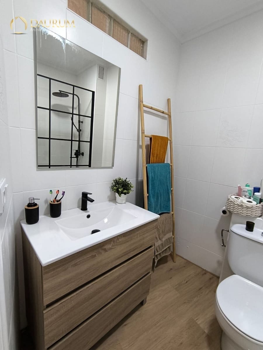 Piso de 2 habitaciones en Alicante / Alacant ciudad en venta - 250.000 € (Ref: 9675930)